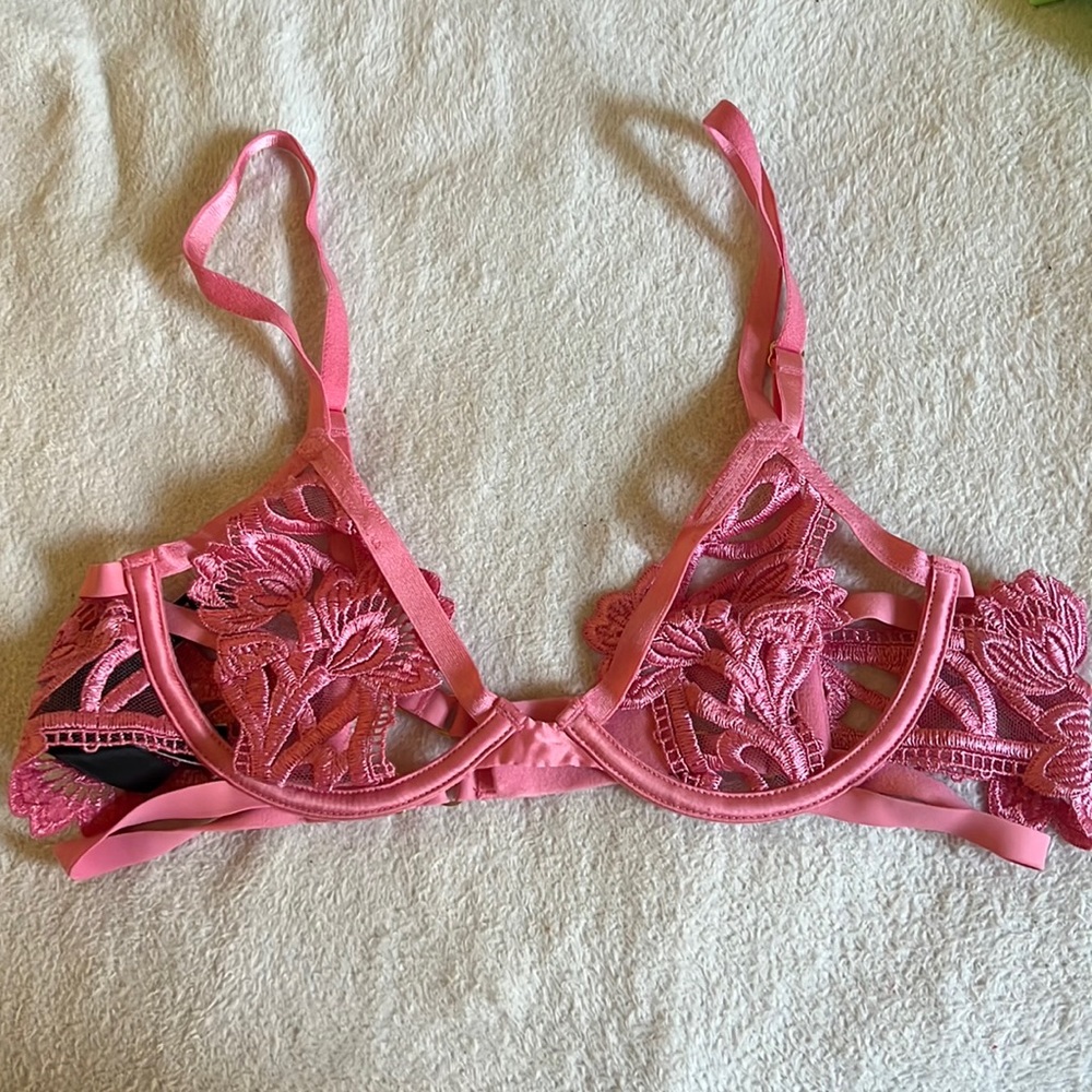 Victoria's Secret Pink Lace Bra